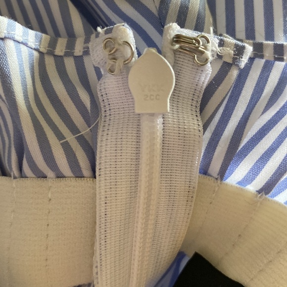 Halogen pinstriped gathered neck blouse, 3/4 sleeves, zip back size: XSP - Picture 8 of 9